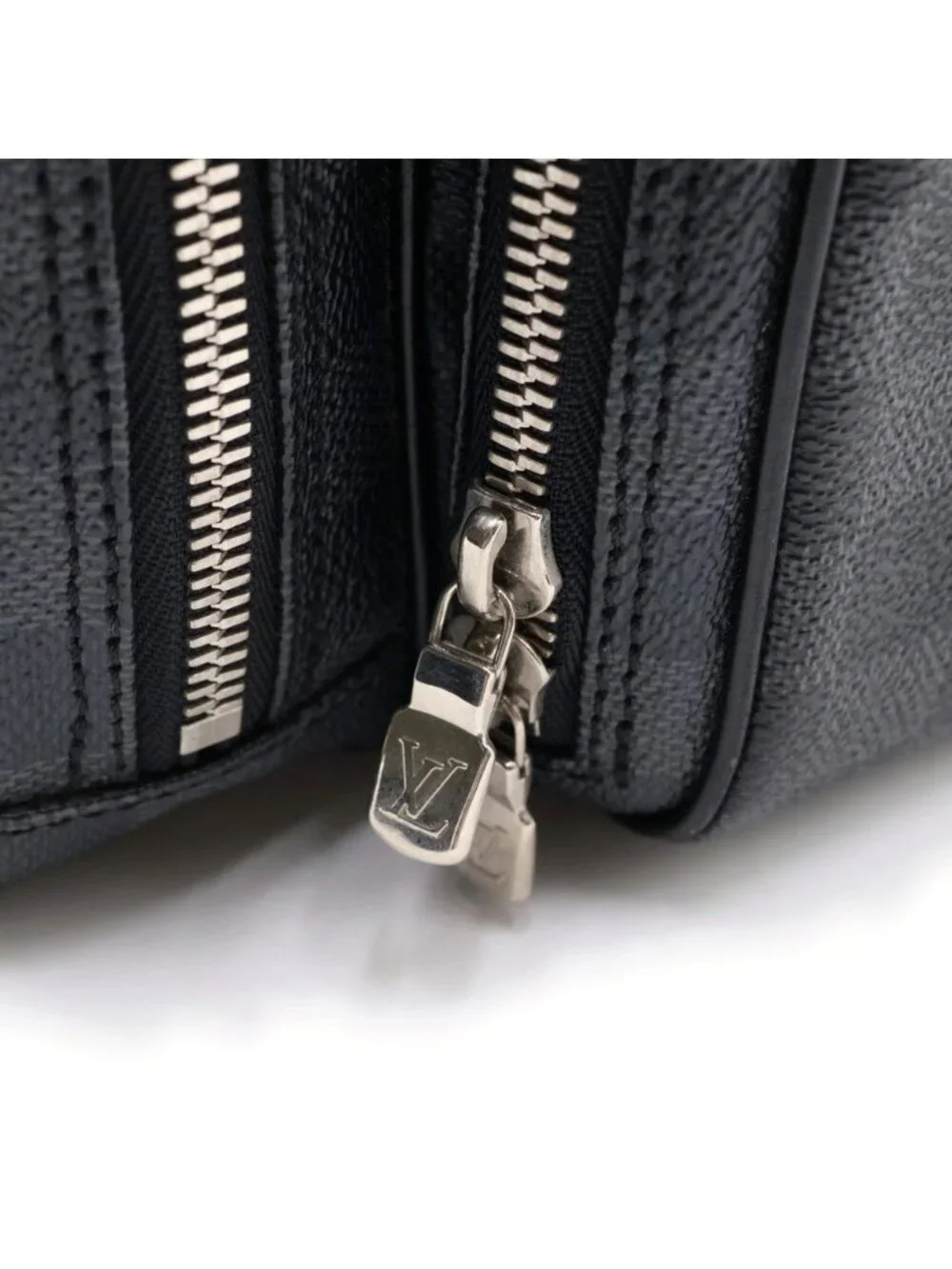 Louis Vuitton Damier Graphite Camera Bag Black Leather Silver